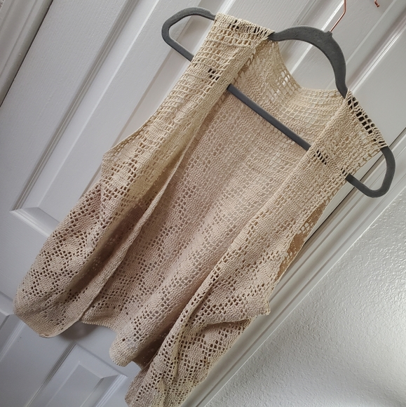 Vintage 1970's Boho Crocheted Vest - Picture 2 of 11